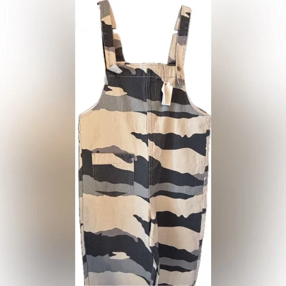 Easel Camouflage Print Overalls NWT - Picture 2 of 3